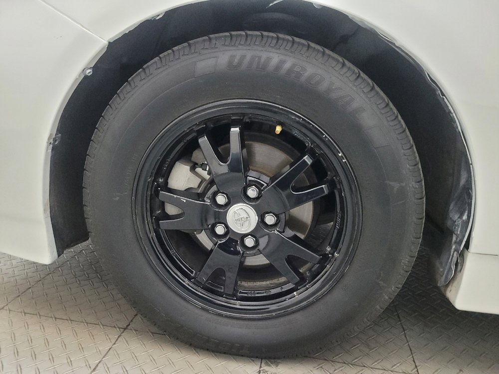 Used 2015 Toyota Prius Two image 31