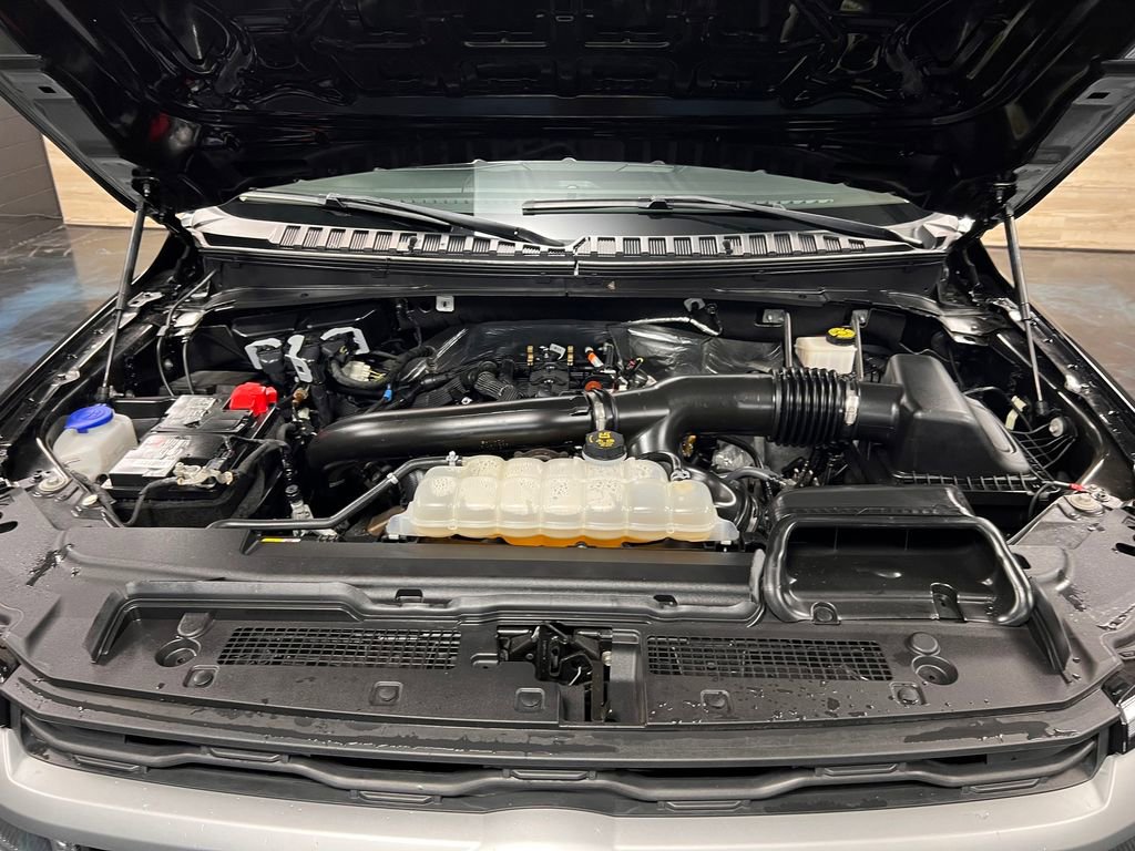 Used 2024 Ford Expedition XLT image 19