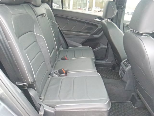 Used 2023 Volkswagen Tiguan SEL R-Line image 31