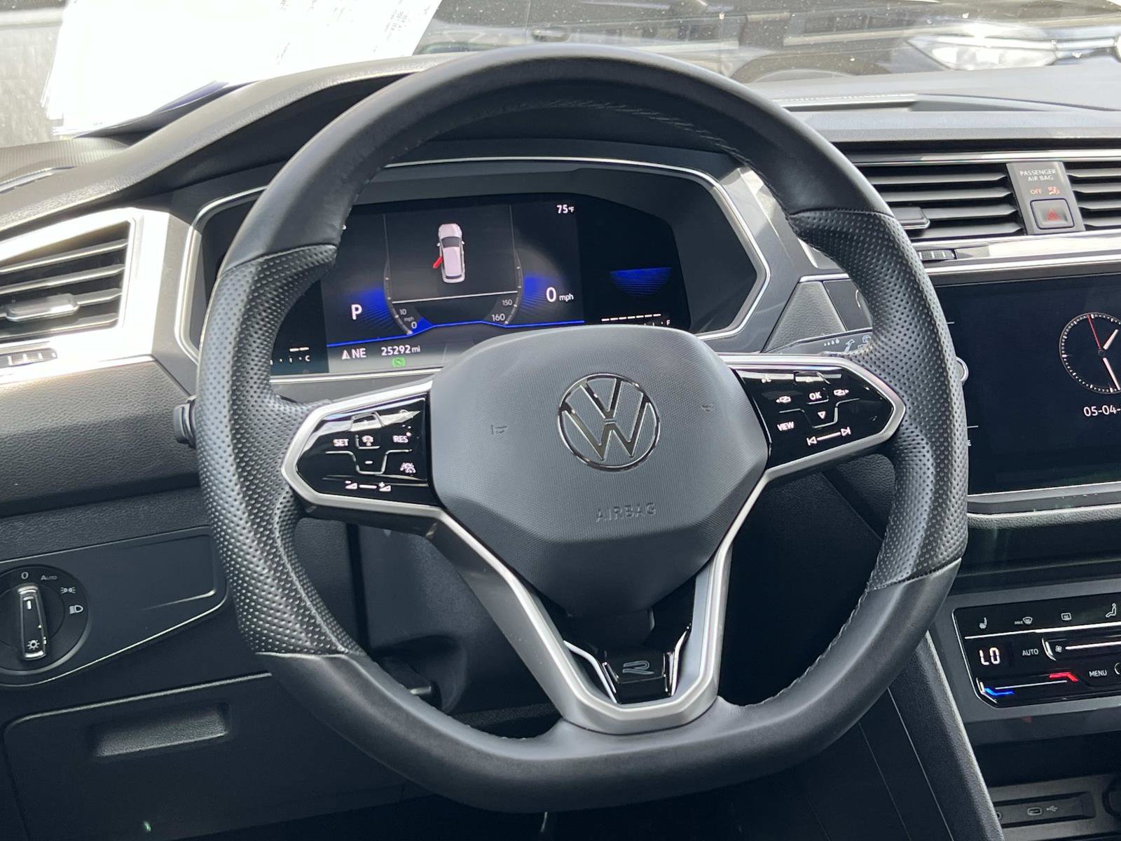 Certified 2022 Volkswagen Tiguan SE R-Line FWD image 8
