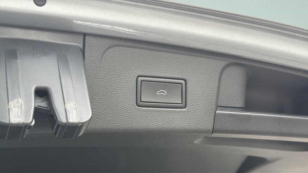Certified 2023 Volkswagen Atlas SE FWD image 28