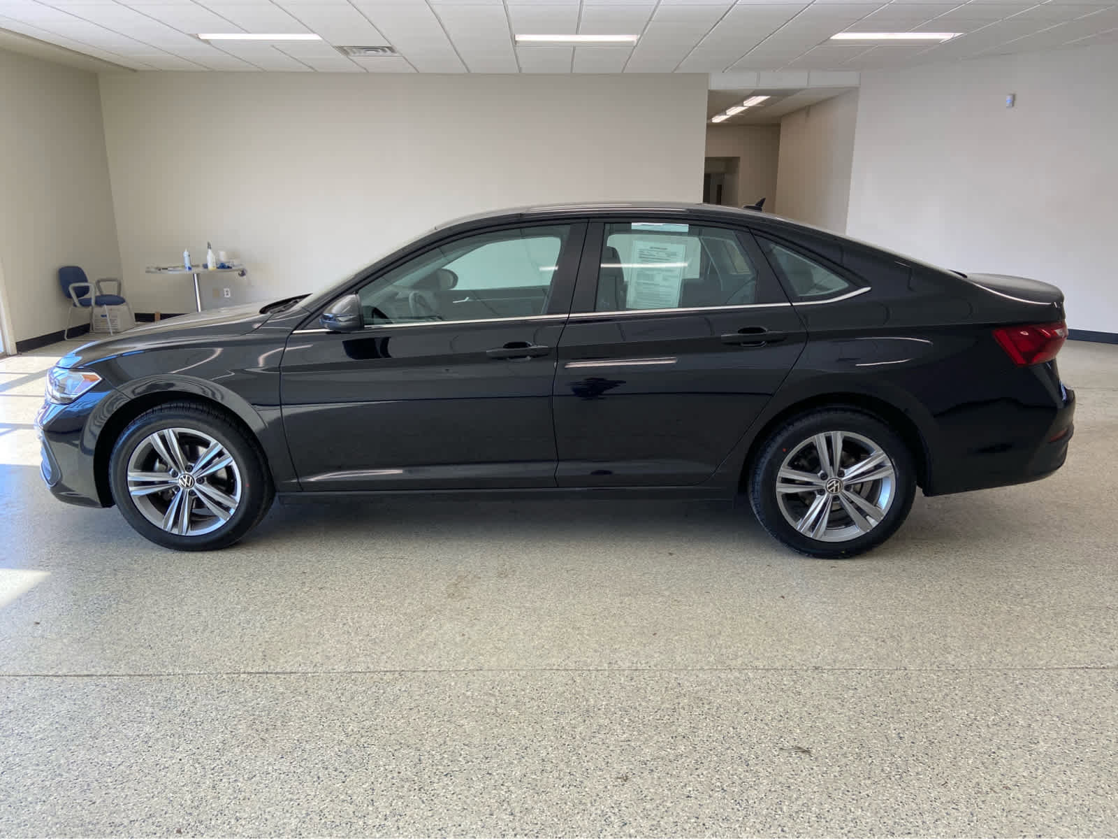 Used 2024 Volkswagen Jetta SE image 5