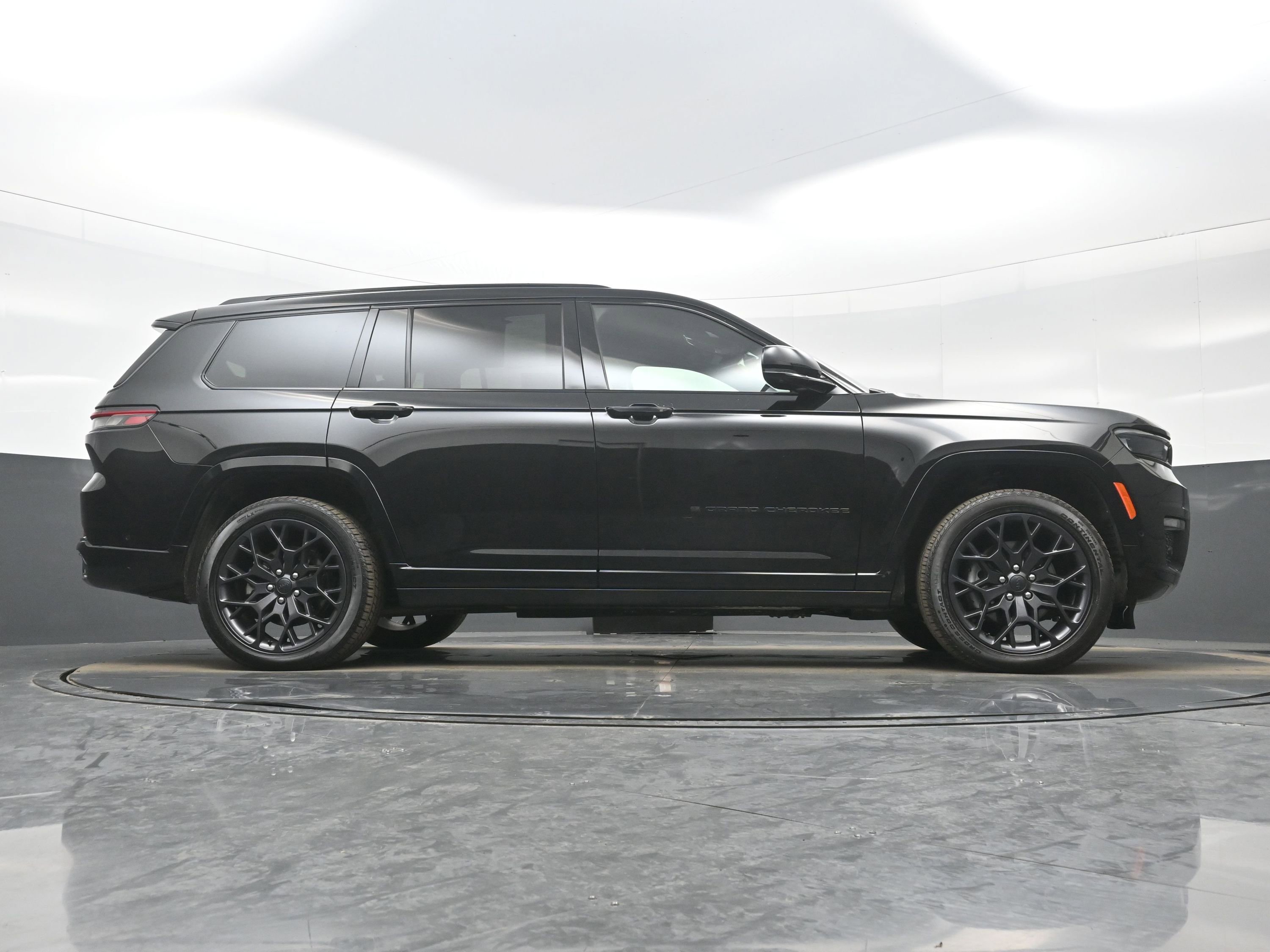 Used 2025 Jeep Grand Cherokee L Summit image 32