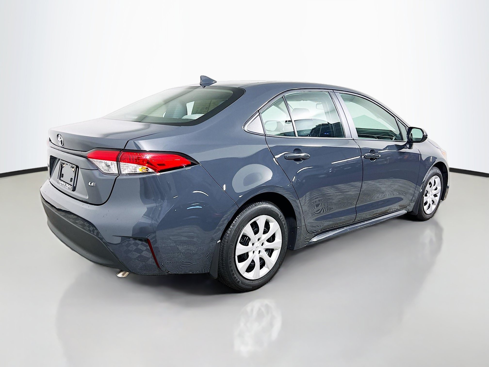 Used 2025 Toyota Corolla LE FWD image 4
