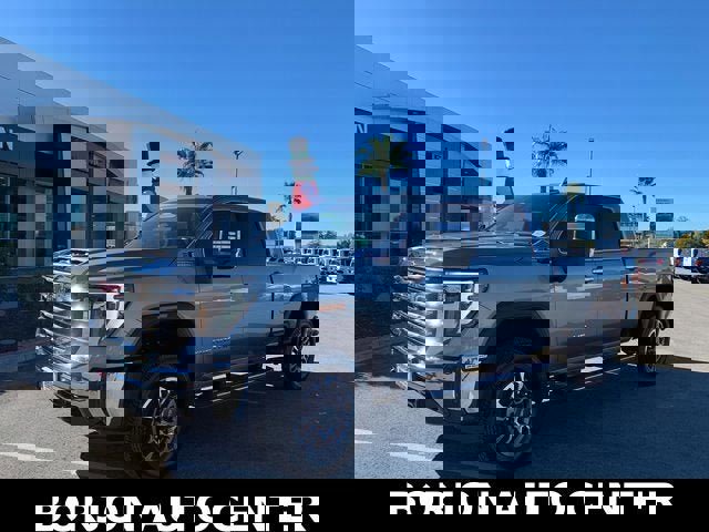 New 2026 GMC Sierra 2500 SLT w/ SLT Premium Package