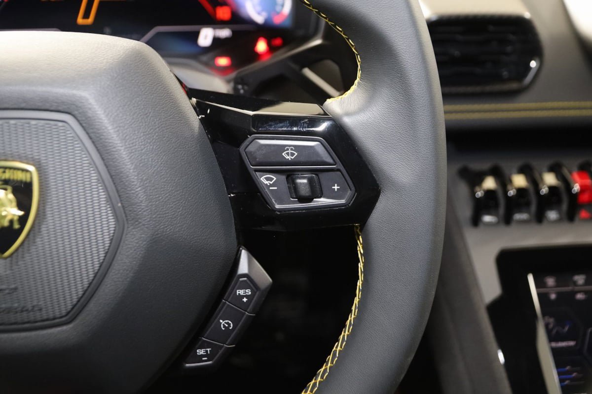 Used 2024 Lamborghini Huracan Sterrato image 59