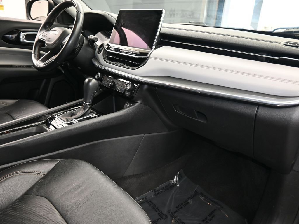 Used 2022 Jeep Compass Limited w/ Sun and Sound Group image 43