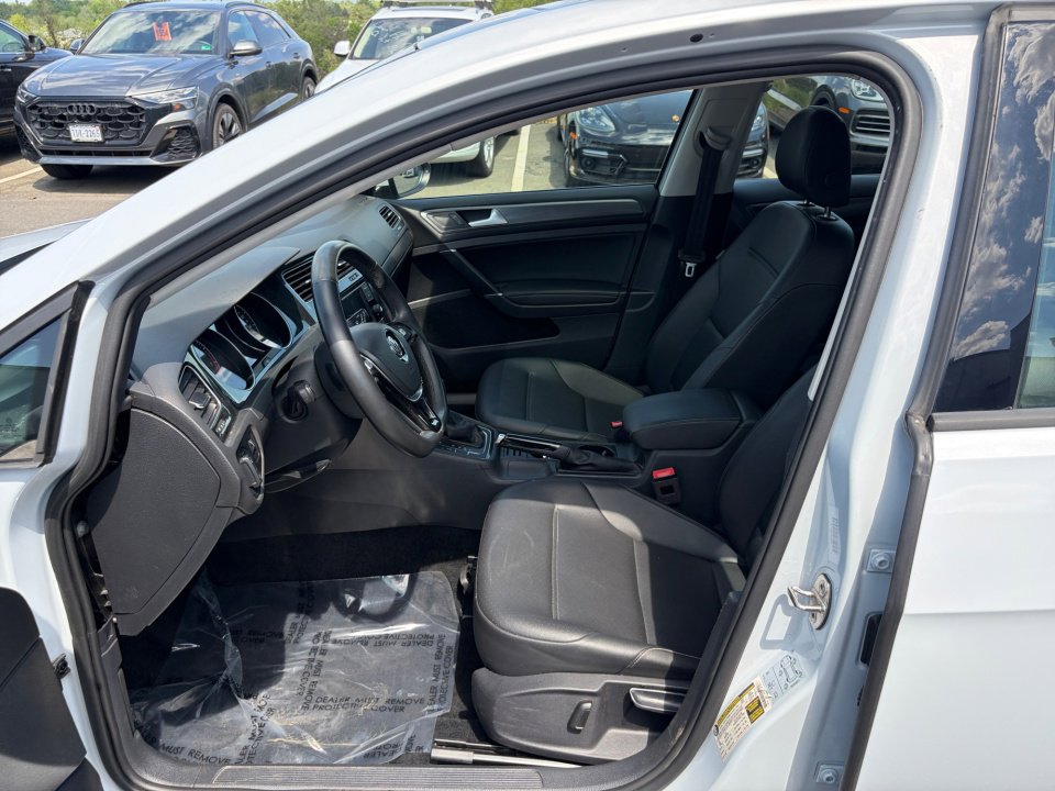 Used 2021 Volkswagen Golf 4-Door FWD image 28