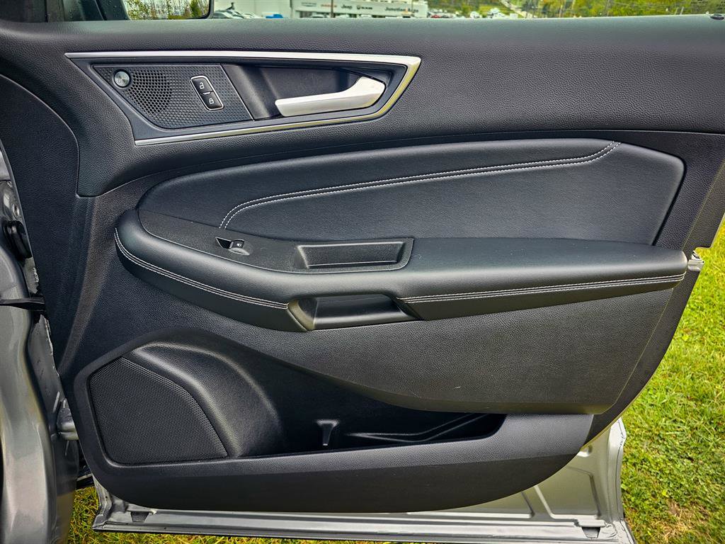 Used 2021 Ford Edge Titanium w/ Class II Trailer Tow Package image 48