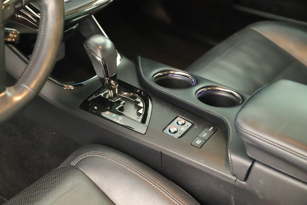 Used 2014 Toyota Avalon Limited w/ Technology Package FWD image 17