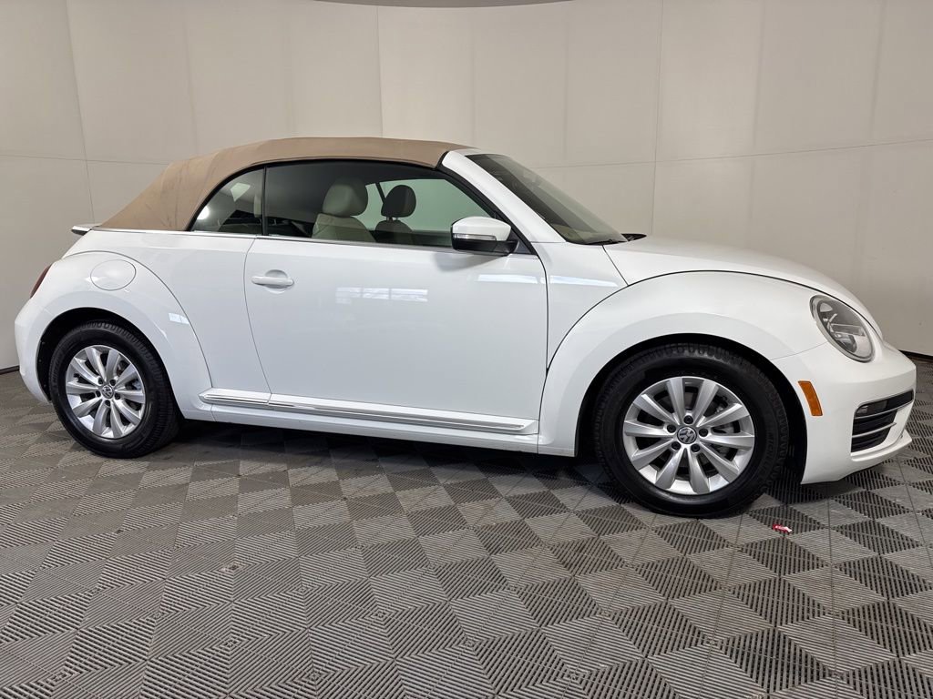 Used 2019 Volkswagen Beetle 2.0T S FWD image 9