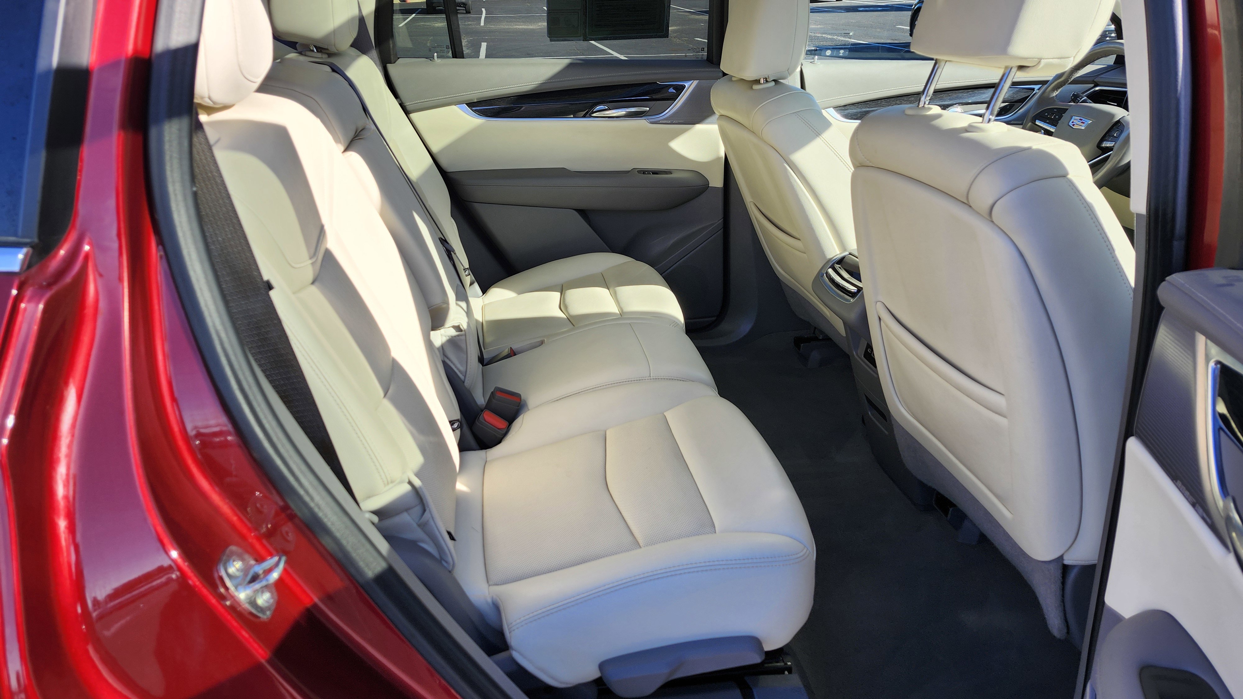 Used 2023 Cadillac XT6 Premium Luxury image 13