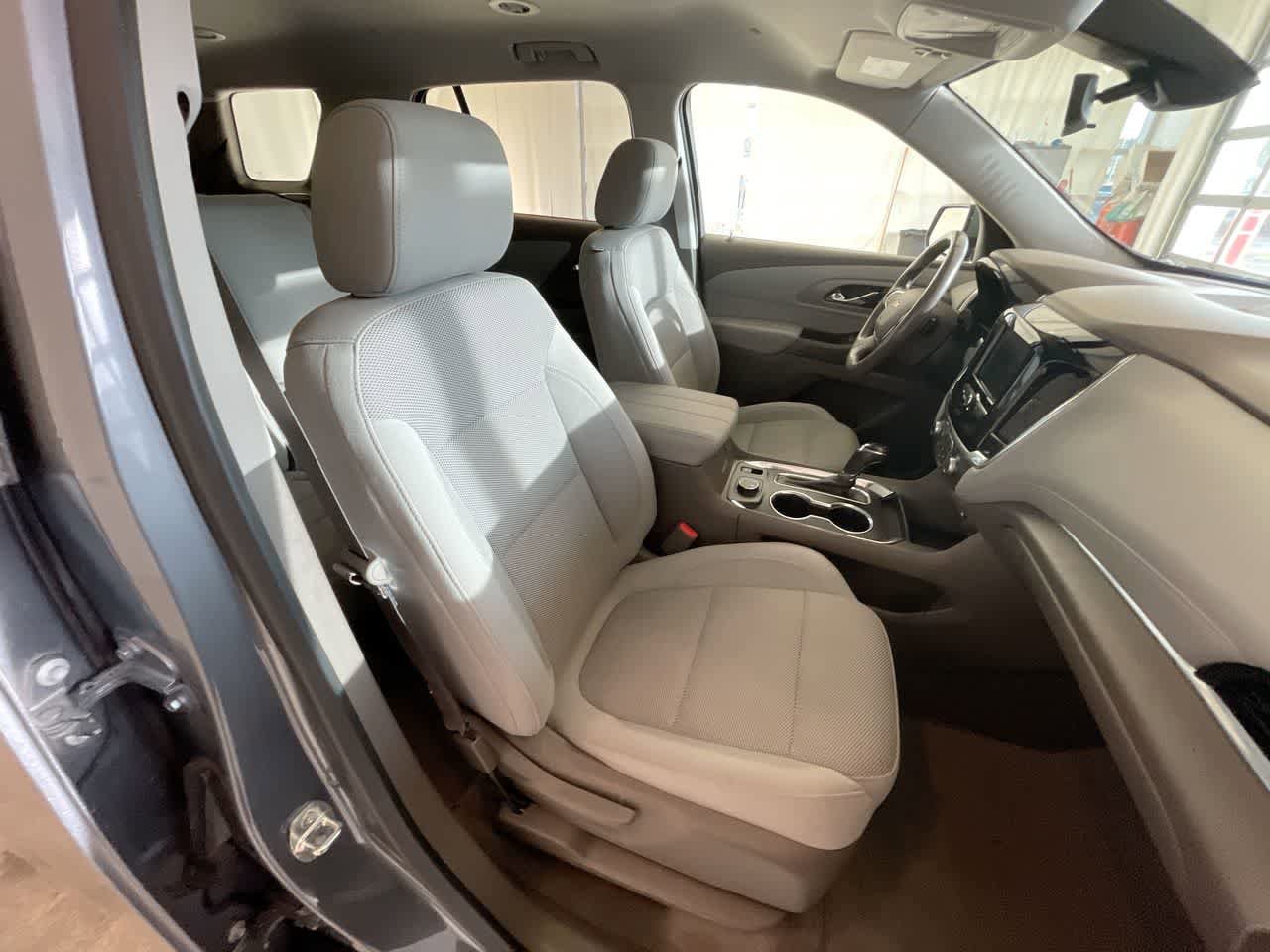 Used 2020 Chevrolet Traverse LT AWD/4WD image 25