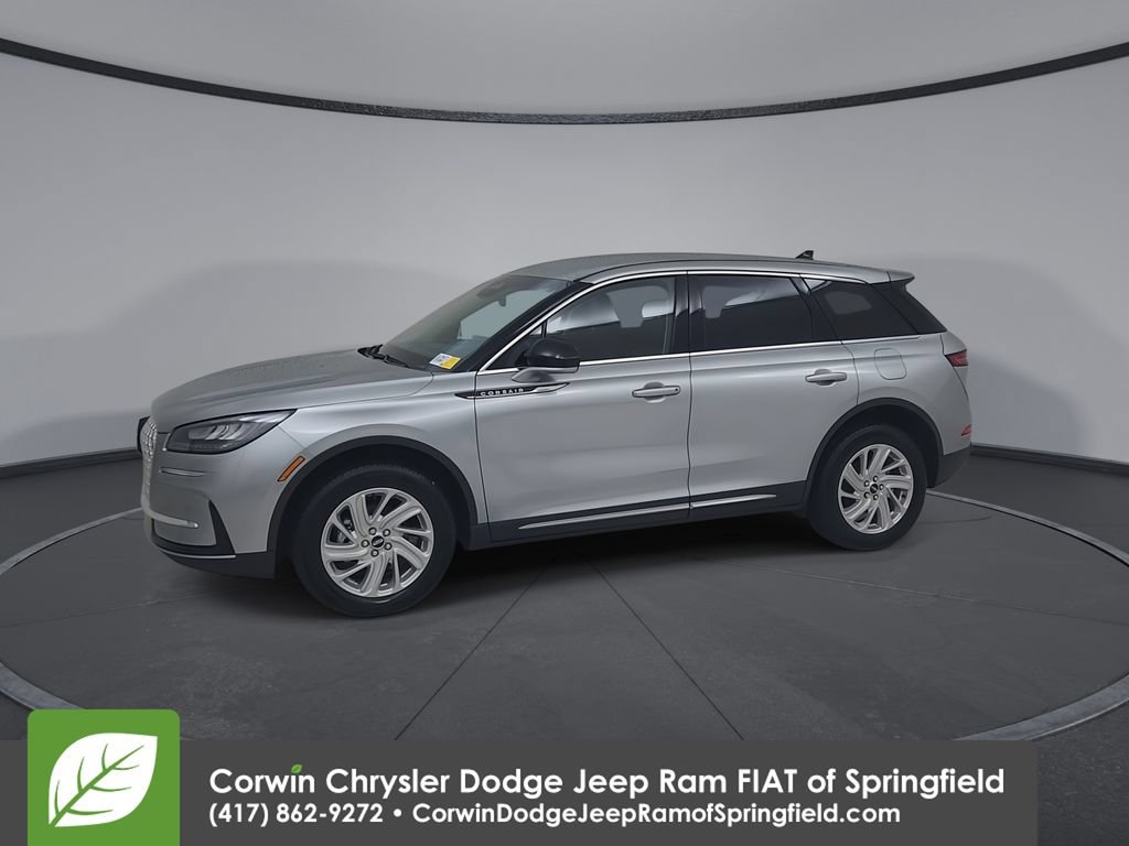 Used 2023 Lincoln Corsair AWD w/ Towing Package image 8