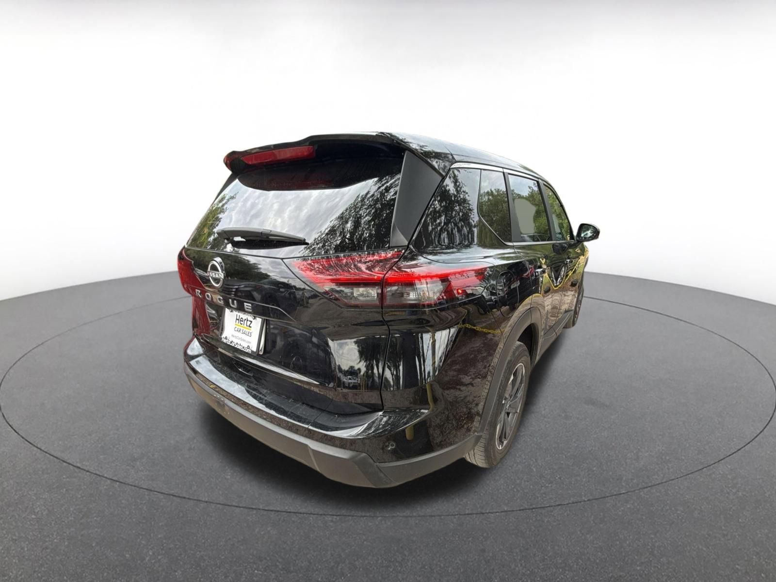 Used 2025 Nissan Rogue SV FWD image 8