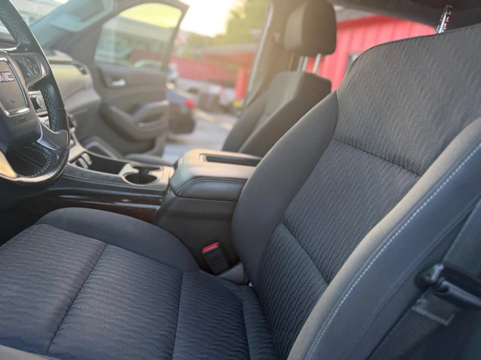 Used 2019 GMC Yukon SLE w/ SLE Value Package RWD image 6