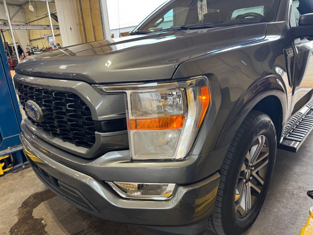 Used 2021 Ford F150 XL w/ STX Appearance Package RWD image 3