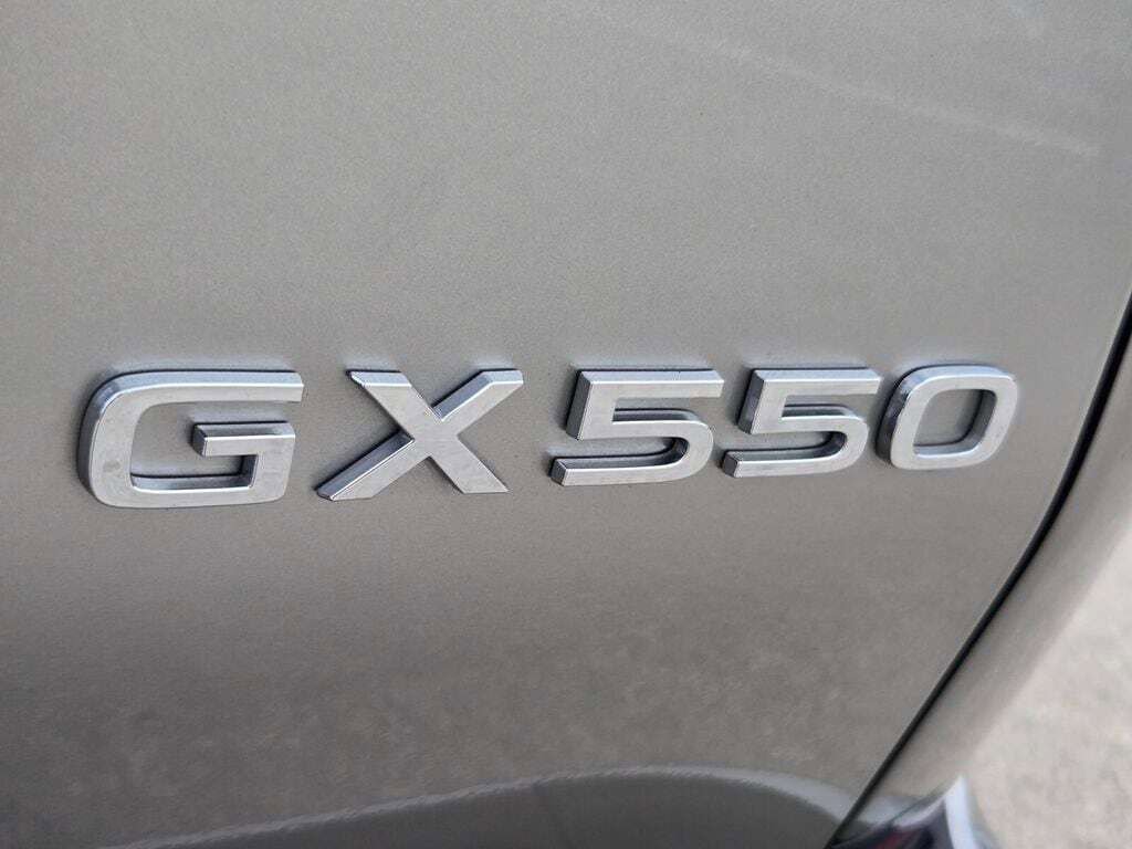 Used 2024 Lexus GX 550 w/ Accessory Package (Z1) AWD/4WD image 25