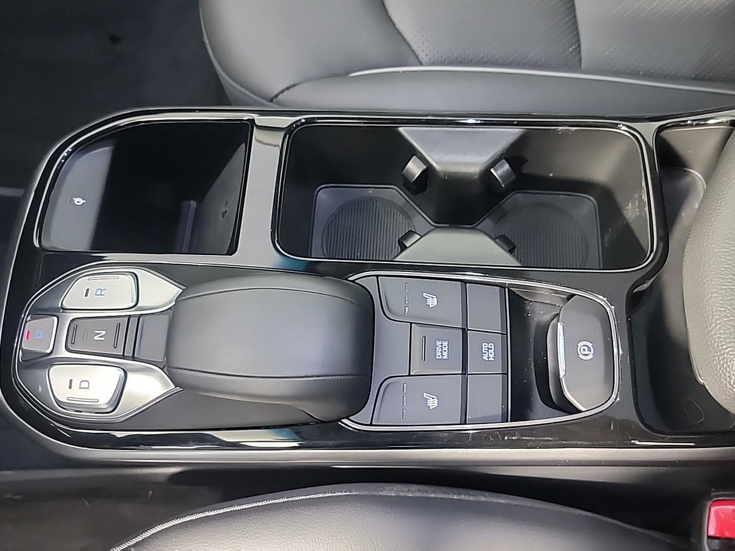 Used 2020 Hyundai Ioniq Limited image 30