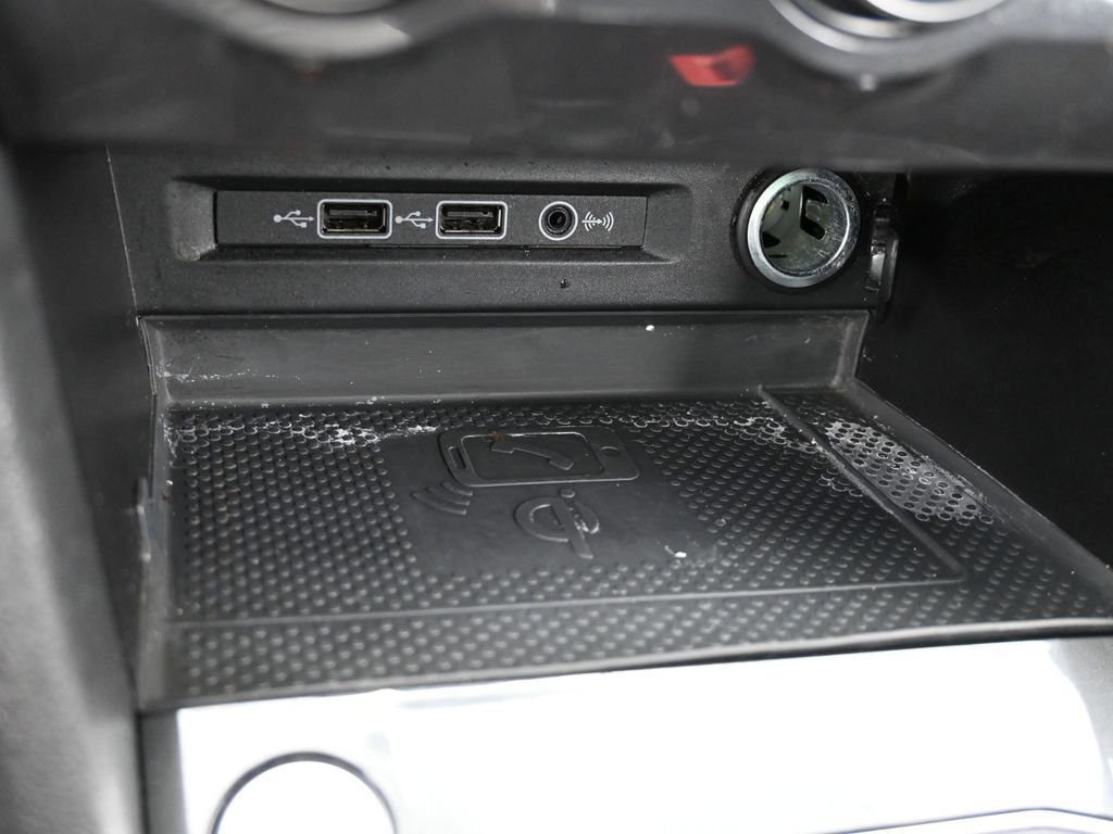 Used 2020 Volkswagen Tiguan SE R-Line image 20