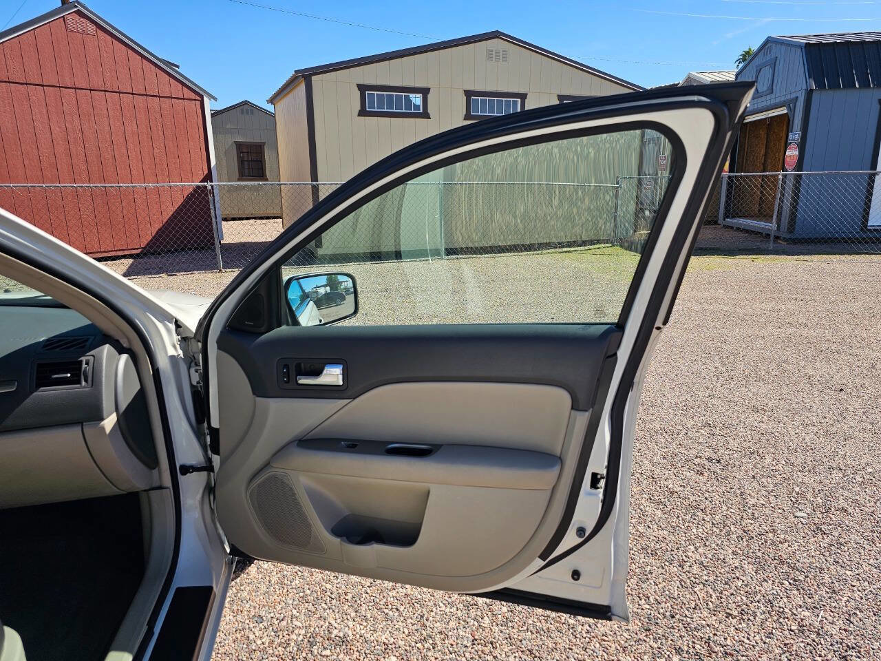 Used 2010 Ford Fusion SEL image 4