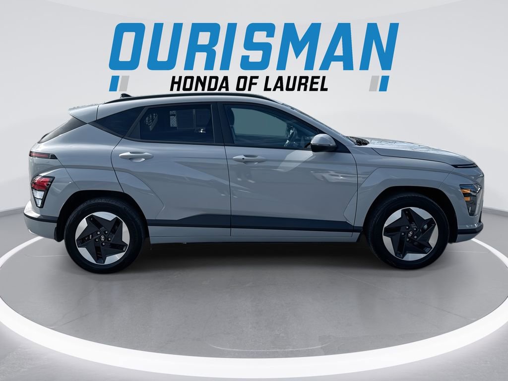 Used 2025 Hyundai Kona SEL image 9