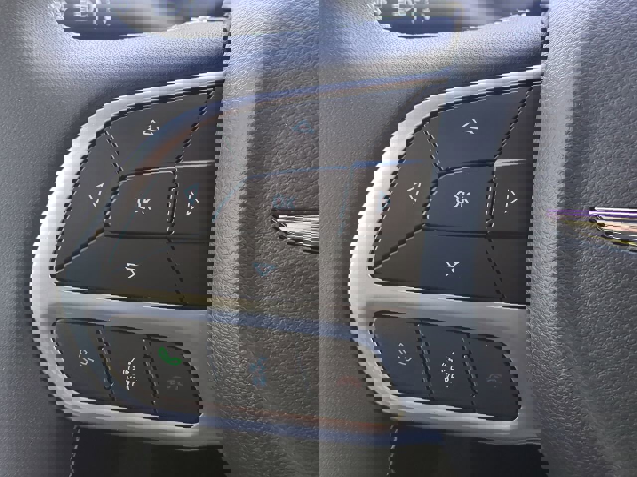 Certified 2025 Chrysler Pacifica Select image 23