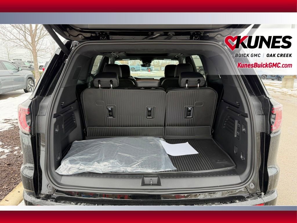 New 2026 GMC Acadia Denali Ultimate w/ LPO, Floor Liner Package AWD/4WD image 8