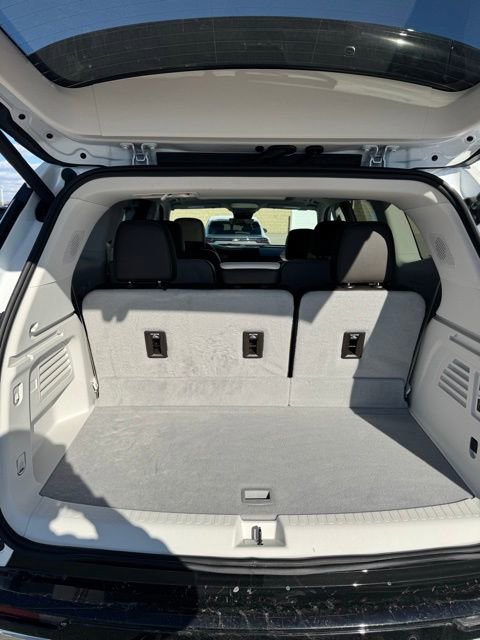 Used 2024 GMC Acadia Denali w/ Super Cruise Package FWD image 6