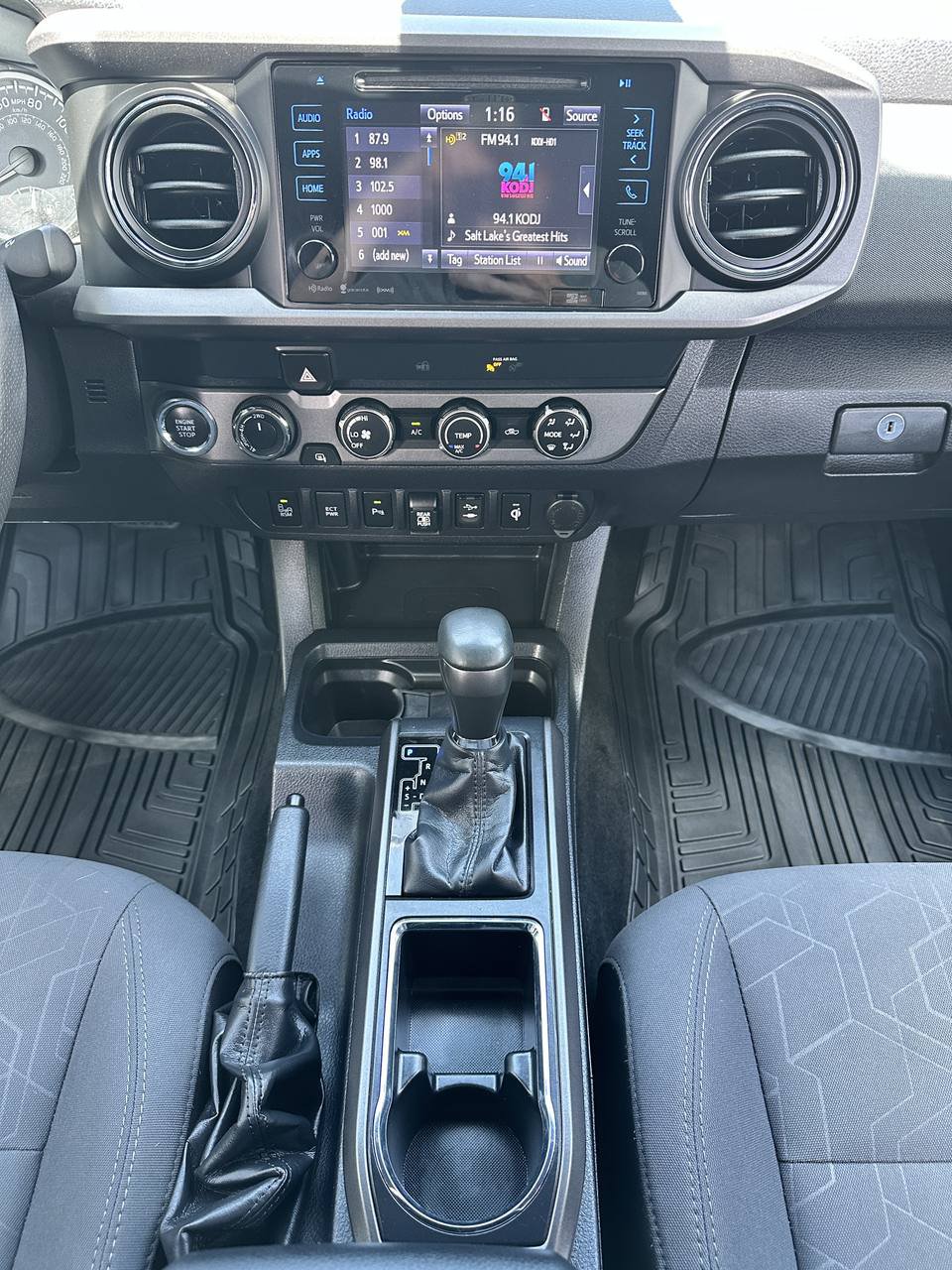Used 2019 Toyota Tacoma TRD Off-Road w/ Technology Package AWD/4WD image 26