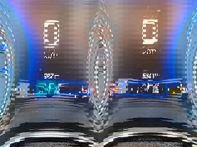 Used 2023 Chrysler 300 Touring w/ Sport Appearance Package image 18