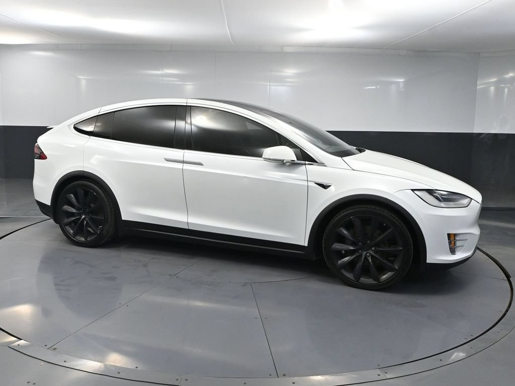 Used 2018 Tesla Model X 100D AWD/4WD image 2
