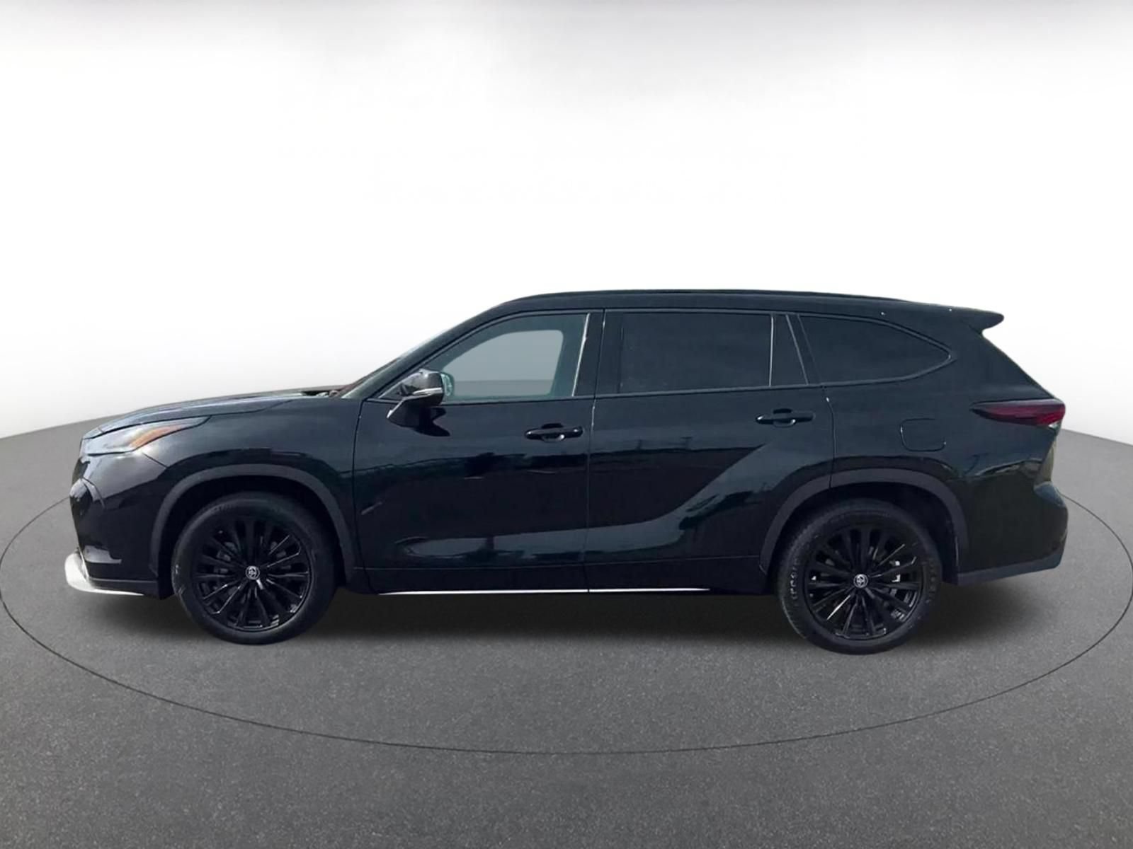 Used 2025 Toyota Highlander XSE AWD/4WD image 9