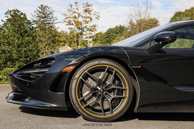 Used 2025 McLaren 750S RWD image 3