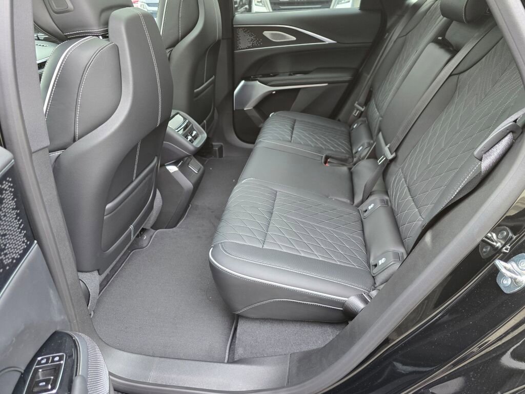 New 2026 Cadillac Lyriq V image 17
