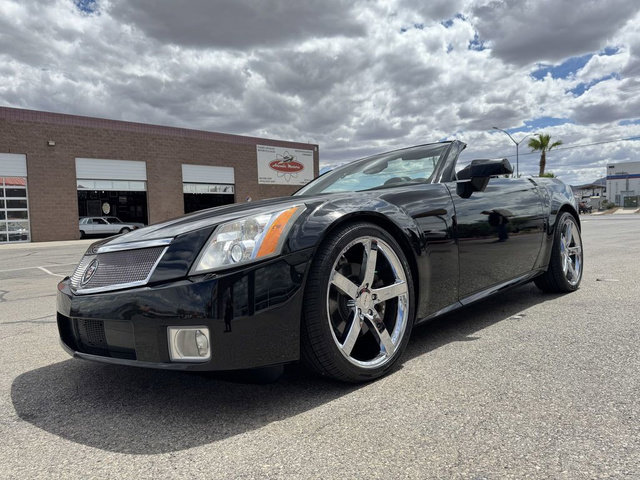 Used 2006 Cadillac XLR RWD image 5