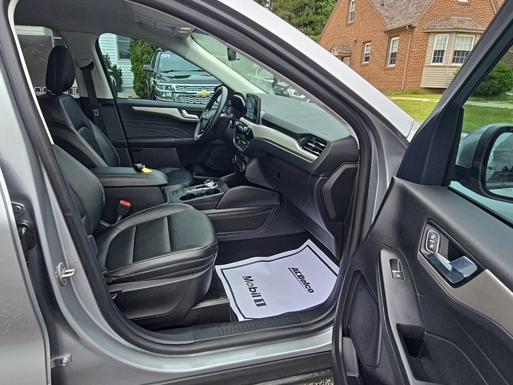 Used 2022 Ford Escape SEL image 15