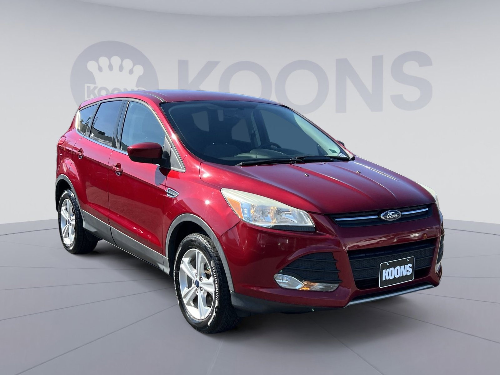 Used 2015 Ford Escape SE FWD image 2