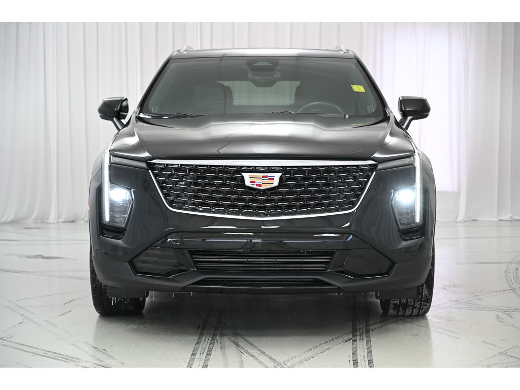 Used 2024 Cadillac XT4 Premium Luxury image 3