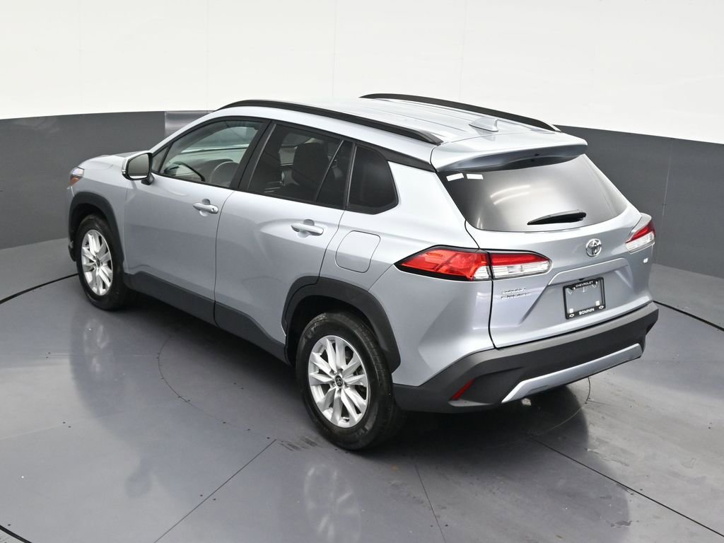 Used 2024 Toyota Corolla Cross LE image 17
