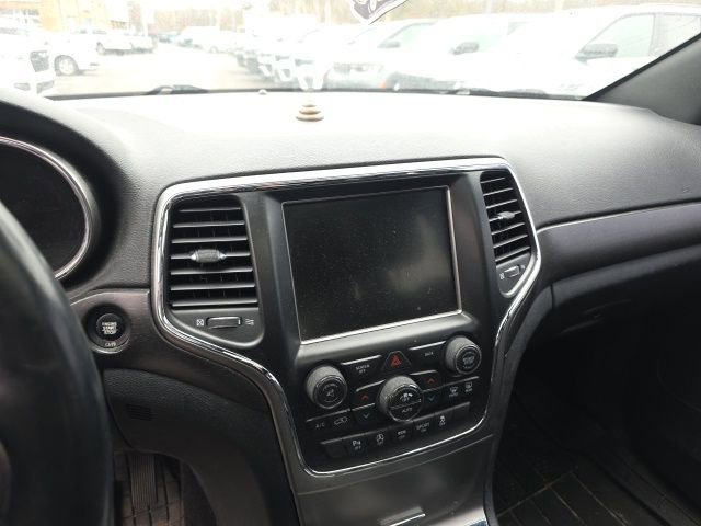 Used 2017 Jeep Grand Cherokee Altitude image 11