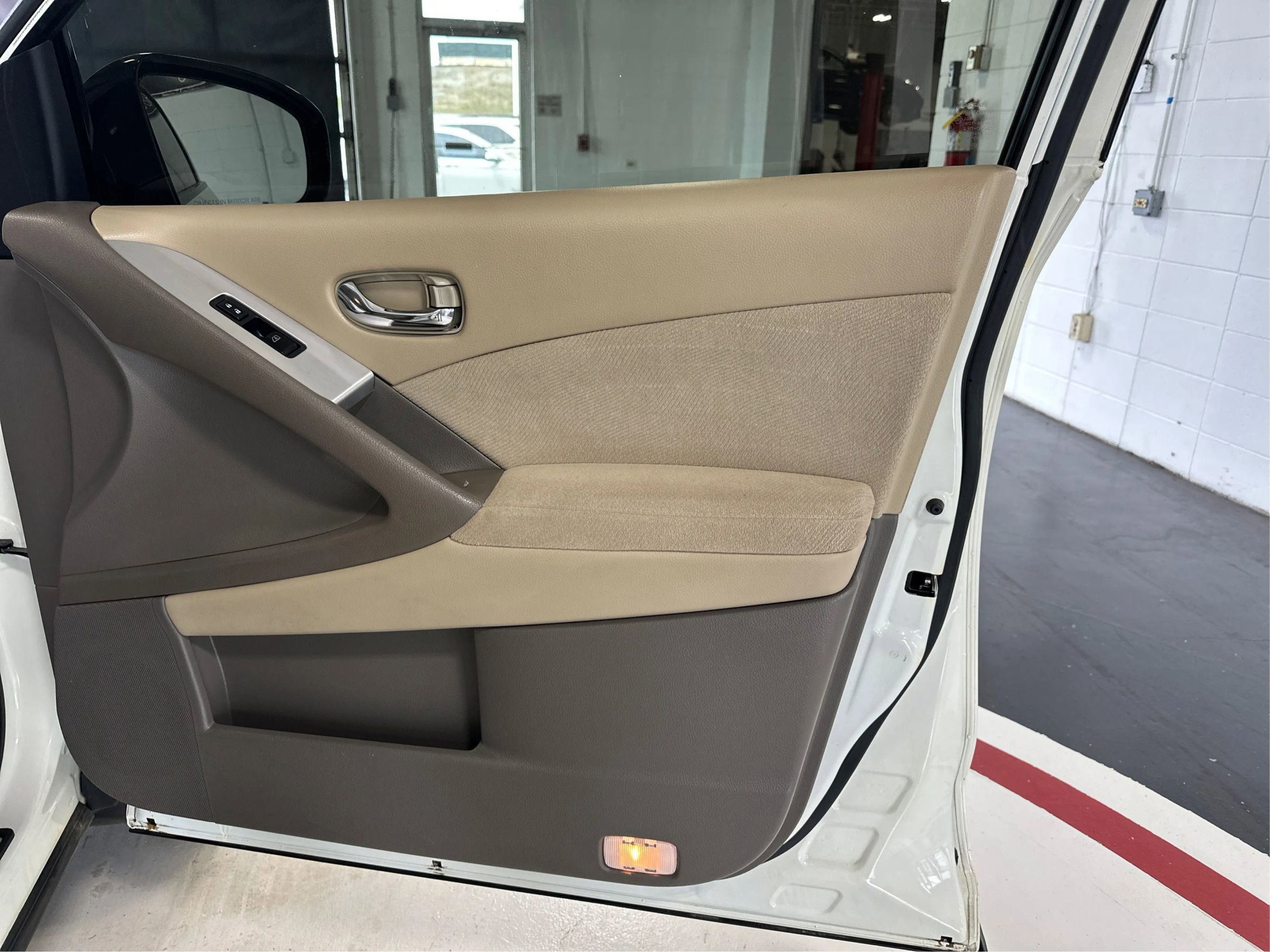 Used 2013 Nissan Murano S image 14