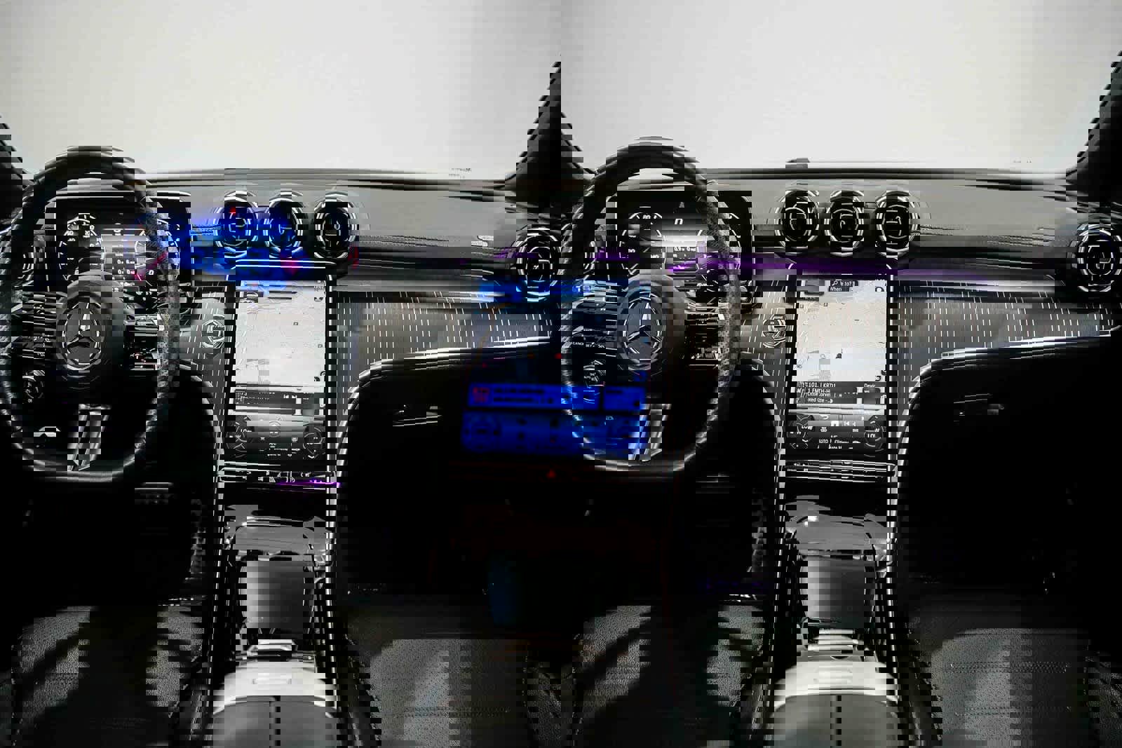 Used 2025 Mercedes-Benz C 300 Sedan image 12