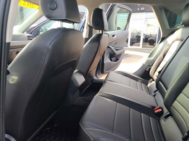 Used 2023 Volkswagen Jetta SE w/ Panoramic Sunroof Package image 21