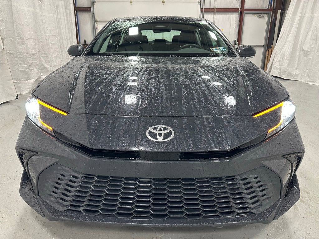 Used 2025 Toyota Camry XSE image 2