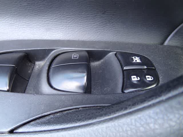 Used 2016 Nissan Altima 2.5 SV FWD image 14