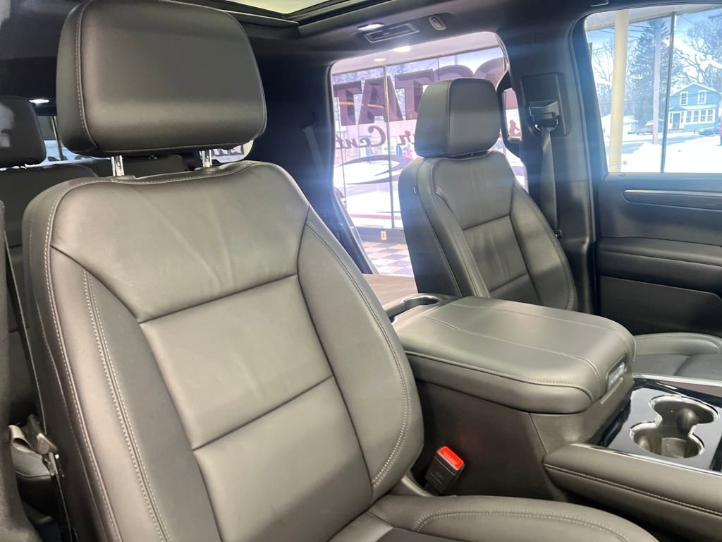 Used 2025 Chevrolet Tahoe Z71 w/ Comfort Package image 39