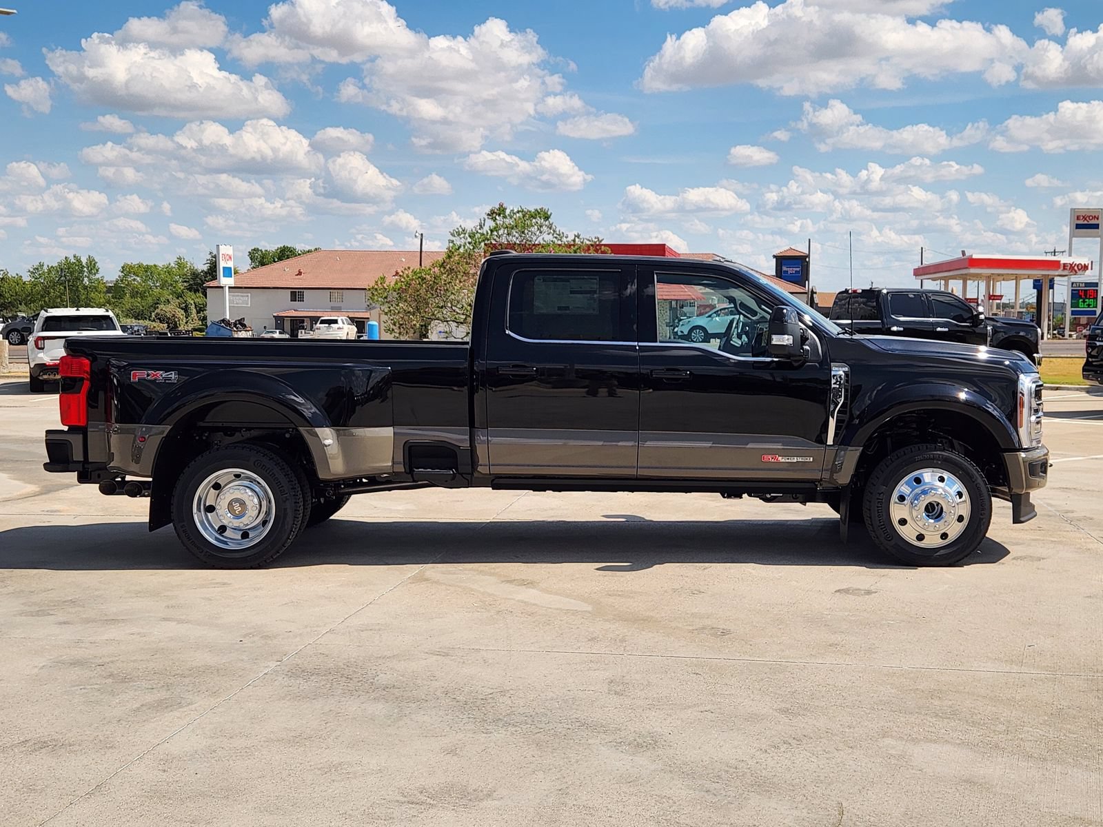 New 2027 Ford F450 King Ranch w/ FX4 Off-Road Package AWD/4WD image 7