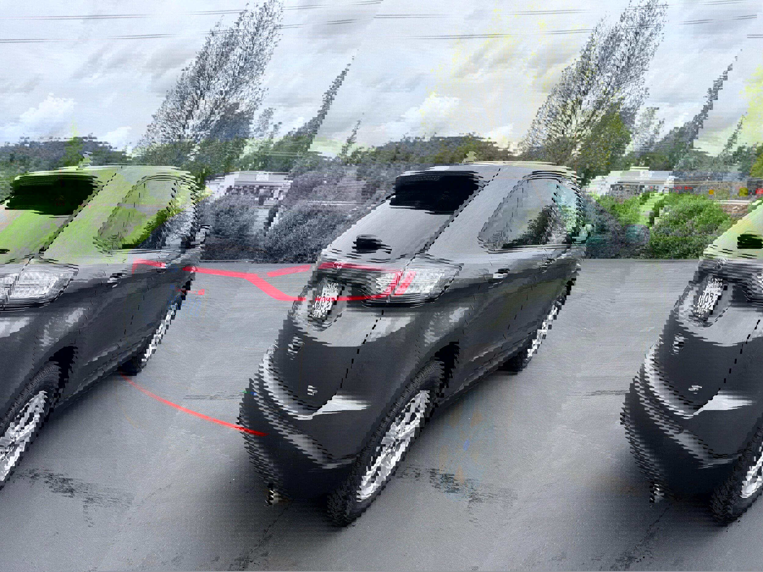 Used 2017 Ford Edge SE image 6