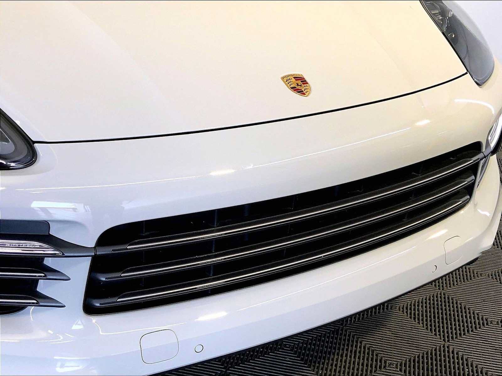 Certified 2023 Porsche Cayenne Platinum Edition AWD/4WD image 34